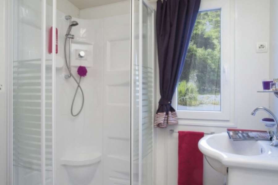Campeggio Lago di Garda con casa mobile 2 camere da letto e bagno privato per vacanza con cane 8