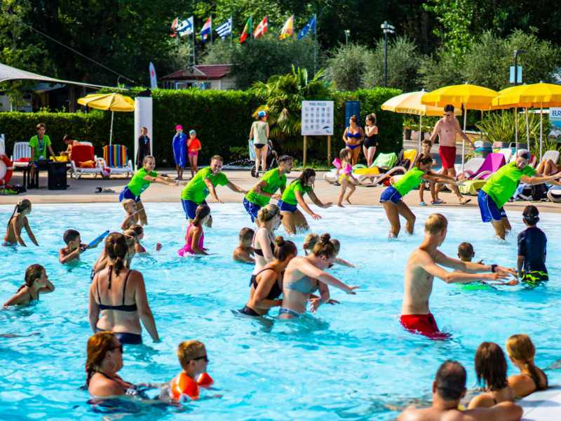 Camping Gardasøoen med Pool Underholdning 1
