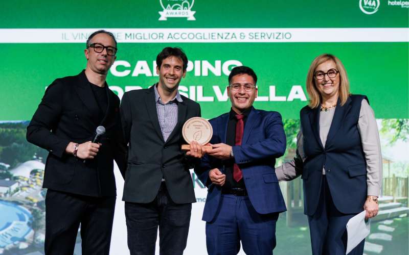 EUROPA SILVELLA BEKROOND VOOR UITMUNTENDHEID IN GASTVRIJHEID