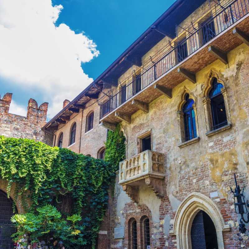 What to do on holiday in Camping Lake Garda – tips Verona