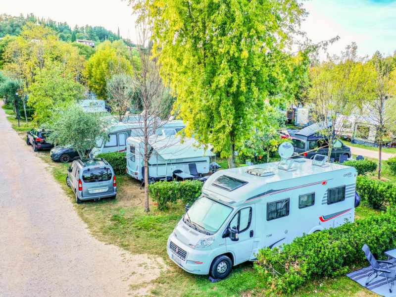 Camping Gardasøoen med standardpladser og 6 ampere strøm 2