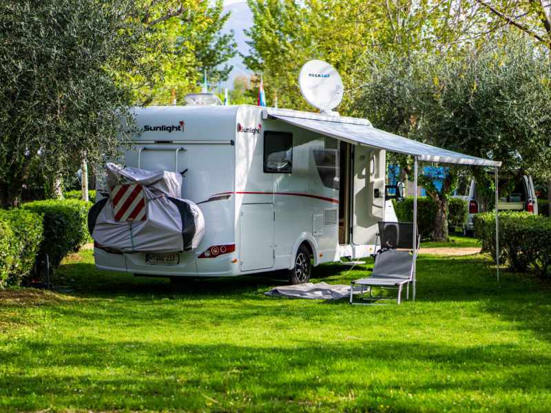 Camping Gardasøoen med store pladser og 10 ampere strøm 