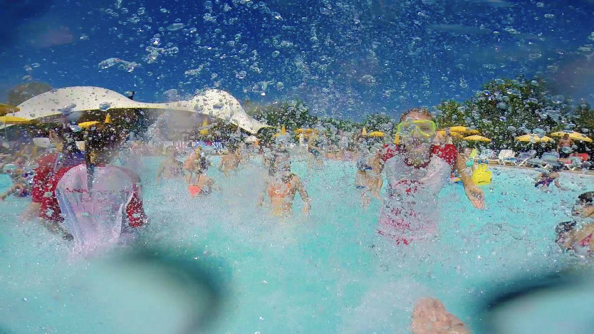 Camping Lac de Garde Animation dans la piscine 1