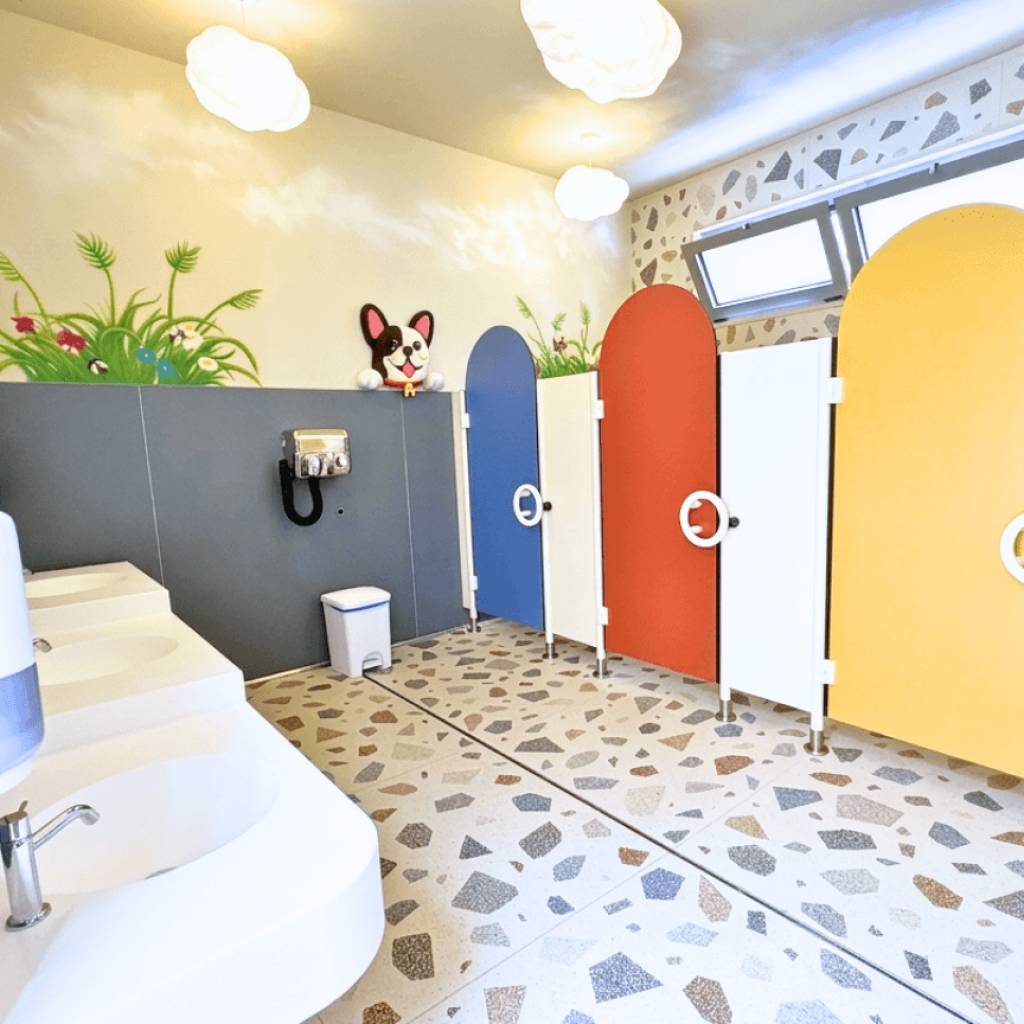 NUOVI BAGNI ZONA PISCINA: PIÙ COMFORT PER TUTTI