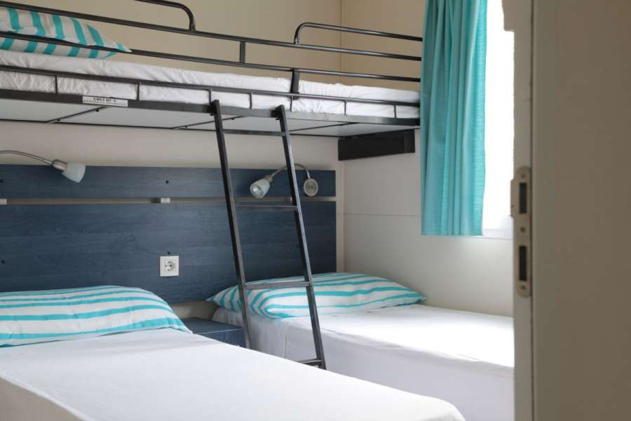 Campeggio Lago di Garda con casa mobile 2 camere da letto e bagno privato per vacanza con cane 1