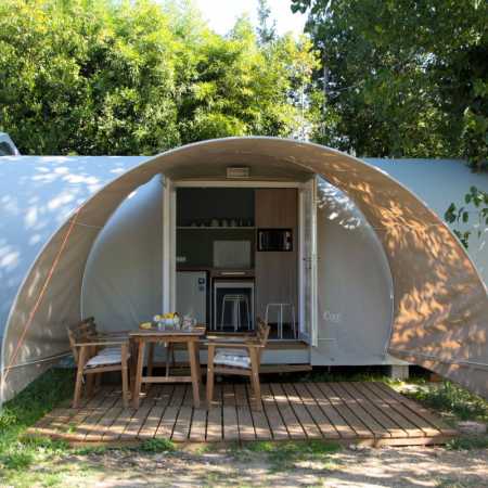 Camping Glamping Gardameer met tent met airconditioning 