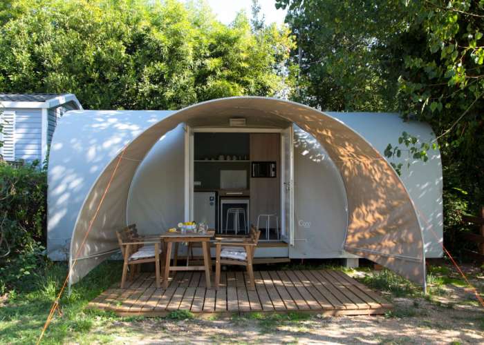 Camping Glamping Gardameer met tent met airconditioning 