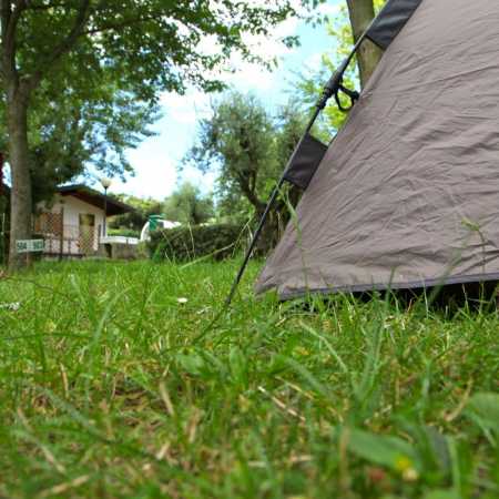 Camping du lac de Garde avec des emplacements pour tentes 