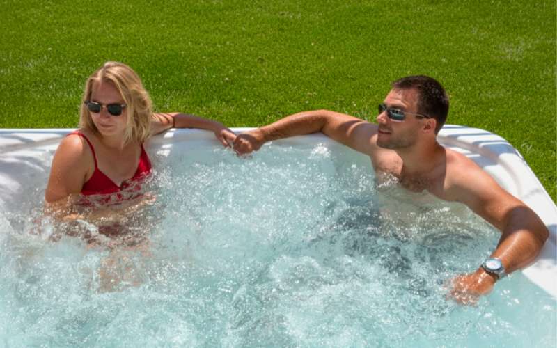 LUXURY LODGE MET JACUZZI: UW EXCLUSIEVE TOEVLUCHTSOORD AAN HET GARDAMEER