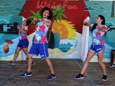 The superhero song Camping Gardasee mit Animation baby dance mini disco 