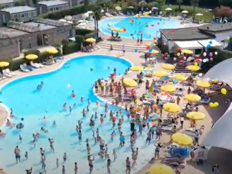 Camping Gardasee Animation im Schwimmbad 1