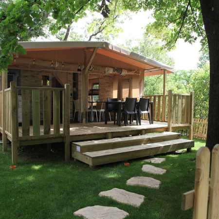 Campingplatz Glamping Gardasee mit Zelt mit Klimaanlage und Privatbad