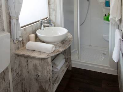 Camping Glamping Lake Garda avec tente avec air conditionné / climatisation et bain privée 13