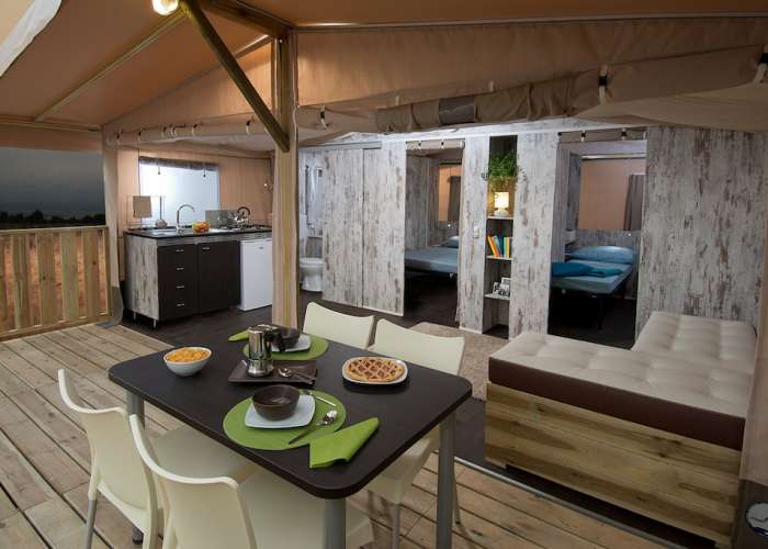 Campeggio Glamping Lago di Garda con tenda con aria condizionata e bagno privato 1