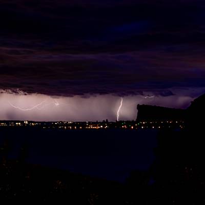Gewitter am Abend. Follow chrelm_fotografie on Instagram